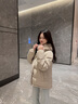 波司登（BOSIDENG）【小蛮腰】25新款羽绒服商场同款女短款90绒可脱卸帽显瘦保暖外套 【店长推荐】优乐卡其7E69-灰色系 XS 155/80A 体重约100斤以内 实拍图