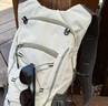赛普户外登山包徒步背包轻便双肩包大容量透气旅行包男女书包越野跑 【登山搭档】20L灰白色包+7075女生折叠登山杖 实拍图