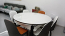 奥利克丝 亮光岩板餐桌椅组合 现代简约实木餐桌可伸缩折叠圆桌吃饭桌子 亮光雪山白-黑白框架轻奢皮椅款 1.35米 一桌六椅【12MM加厚岩板】 晒单实拍图