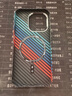 梵皓伊 磁吸碳纤凯夫拉纹理适用新款苹果15promax手机壳iPhone14pro亲肤感超薄防摔套17pro/16轻奢高级感 凯夫拉纹【宝马三色】内置磁吸+磨砂碳纤维防指纹 iPhone15Pro 实拍图
