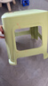 网红塑料凳子30.5cm客厅防滑凳餐桌凳简约可摞叠便携凳浴室凳 绿色【两种款式随机发】 （一个装） 实拍图