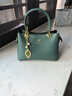 袋鼠卡拉品牌真皮女包节日送妈妈牛皮包包女2025新款中年女士斜挎包手提包 茶绿色（礼盒装+手包卡包吊坠） 实拍图