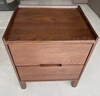 源氏木语实木床头柜北欧卧室收纳柜现代简约储物柜橡木三抽床边柜 【7】红橡木胡桃色双抽床头柜450*350*435mm 整装 实拍图