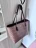 蔻驰（COACH）【品牌直供】女士CITY33经典标志大号托特包单肩包棕色拼色CV976 实拍图