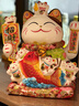 吉猫堂招财猫摆件开业大号自动摇手店铺前台家居客厅装饰发财猫送礼礼品 特大号36CM高【招财大锦鲤】摇手猫 【礼盒+坐垫+围脖】电池插电两用 实拍图