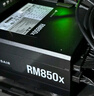 美商海盗船（USCORSAIR）RM850x 850W电源 ATX3.1/PCIe 5.1/16pin电源线/全模组/金牌效率/低噪音 实拍图