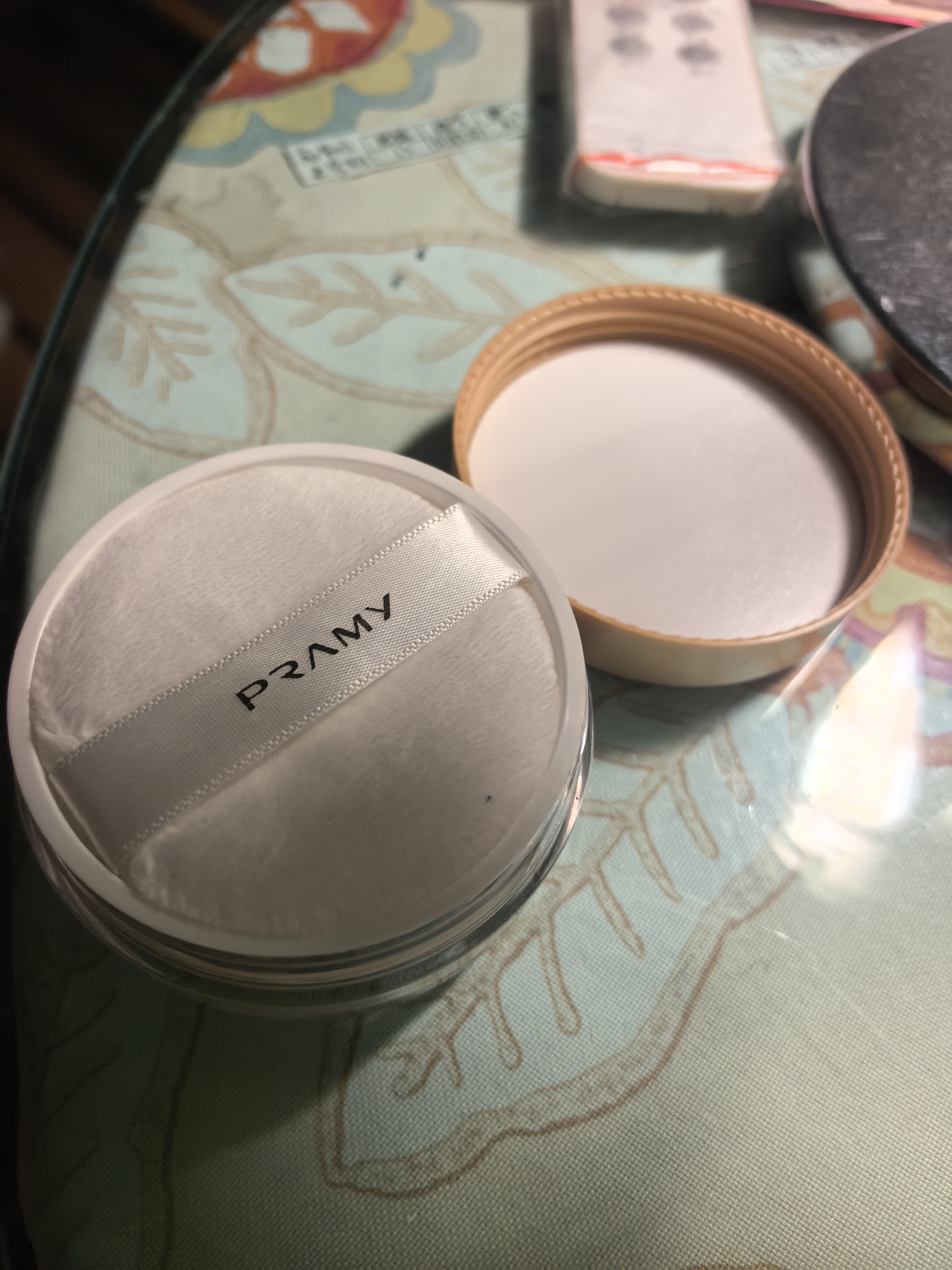 柏瑞美（PRAMY）蜜粉散粉8g便携装 持久自然清爽定妆粉分装盒 01#透白款（含8g蜜粉） 实拍图