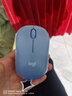 罗技（Logitech）M221 轻音鼠标 无线鼠标 办公鼠标 对称鼠标 带无线微型接收器 雾霭蓝 实拍图