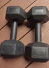 艾美仕（AiMeiShi）哑铃男士健身家用器材女练臂肌一对六角包胶亚玲环保套装组合学生 10KG 一副（左右手各5公斤） 实拍图