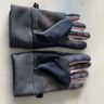 【京东物流】手套男士冬季加绒骑行电动车防滑触屏开车保暖手套女 【掌心防滑 可触屏】女士灰色 均码 1双 掌围女17-21男18-23cm 实拍图