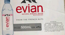 依云（evian）矿泉水 500ml*24瓶 饮用水 高端矿泉水 法国进口 会议商务用水 实拍图