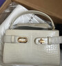 CHARLES&KEITH鳄鱼纹凯莉包手提斜挎婚包包女包生日礼物CK2-50270880-1 Ivory象牙色 S 实拍图