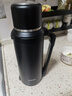 苏泊尔（SUPOR）保温壶大容量不锈钢72小时暖水壶热水瓶户外旅行壶便携车载杯子 儒雅黑2L【升级316L不锈钢+茶滤+背带】 实拍图