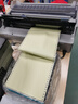 得力（deli）【缺页十倍赔】珊瑚海三联整张可撕边针式电脑打印纸  彩色(白红黄)送货单 1000页/箱241-3CS 实拍图