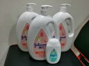 强生（Johnson）婴儿桃桃沐浴露1L 宝宝沐浴保湿乳液无泪配方 清新果香 大容量 实拍图