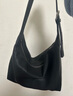 裘真【明星同款】植鞣牛皮羊皮双耳hobo单肩斜挎大容量包包女 黑色-(羊皮） 实拍图