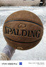 斯伯丁（SPALDING）篮球飞行员06十字型防尘吸湿皮料室内外通用7号成人青少年77-739Y 实拍图