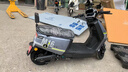 五羊【官方正品】2025款电动摩托车NFC解锁大功率电动车俩轮代步电摩男女时尚电动踏板车 星球灰/速度70M/前后双碟/靠背板 72V26A/全新石墨烯电池/木架发货 实拍图