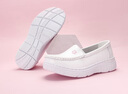 津炳胜护士鞋女春秋舒适防滑医护工作专用小白鞋一脚蹬久站不累脚平底鞋 护士鞋粉花【防磨气垫款】36码 20 脚宽脚胖拍大一码丨久穿不累脚 实拍图
