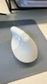 罗技（Logitech）Lift人体工学鼠标 垂直鼠标 小手鼠标 无线蓝牙鼠标 3台设备秒切换 带Logi Bolt接收器 白色 实拍图