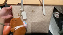 蔻驰（COACH）【品牌直供】女士FIONA24手提单肩托特包沙黄配白垩色CBT18 实拍图
