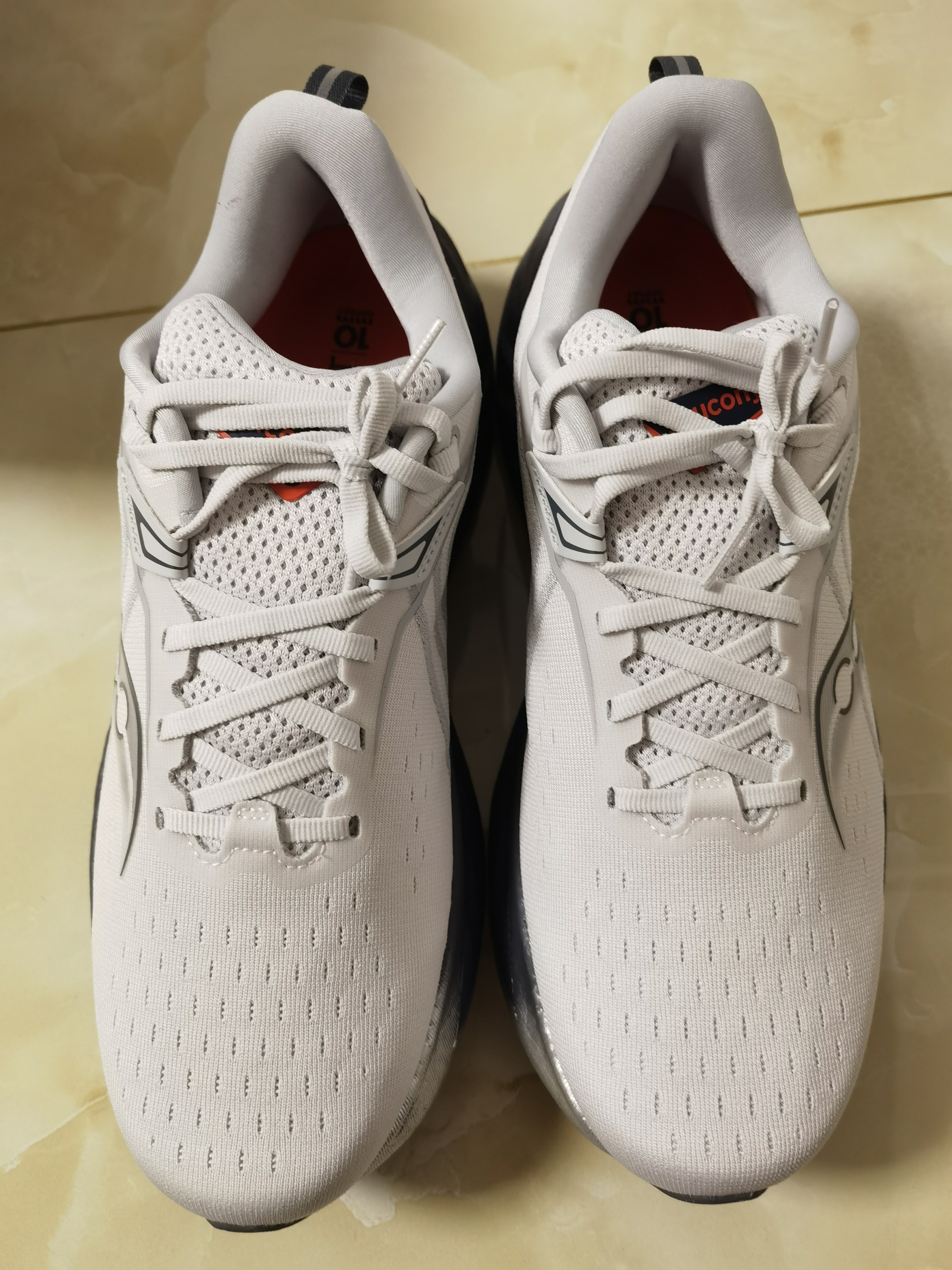 SAUCONY【彭于晏同款】索康尼胜利22专业强缓震跑鞋男厚底跑步鞋运动鞋男 白深兰218 44 实拍图