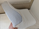 京东京造原芯1号乳胶枕 94%天然乳胶 泰国原芯进口成人颈椎枕头 波浪枕 实拍图