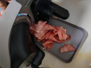 志高（CHIGO）切肉片机羊肉卷切片机切肉机电动刨肉机家用小型刨牛肉肥牛卷机柠檬火腿面包果蔬切肉神器 811切肉片机丨悬空底座丨1-18mm调节丨双轨道 实拍图