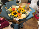艾斯维娜鲜花速递向日葵混搭花束生日礼物全国同城配送 向日葵香槟韩式花束 实拍图