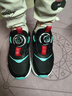 安踏儿童运动鞋男女童跑步鞋秋冬季网革旋钮扣犟弹科技学生赤焰跑鞋 【男密网】黑/荧光水绿5523J-4 31 脚长约19.5cm 实拍图