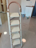 梯子家用伸缩折叠梯加厚小型轻便便携家庭室内人字梯多功能乔迁梯 【加宽加厚踏板】奶油白-五步梯 实拍图