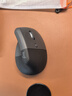 罗技（Logitech）Lift人体工学鼠标 垂直鼠标 小手鼠标 无线蓝牙鼠标 3台设备秒切换 带Logi Bolt接收器 黑色 实拍图