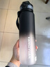 康知缘（KANGZYUAN）Tritan塑料水杯大容量杯子男女户外运动健身水瓶学生便携军训壶 黑白渐变 1000ml 实拍图