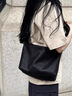 裘真【明星推荐】经典hobo包植鞣牛皮腋下通勤休闲饺子女包 黑色-大号 小包/大包 实拍图