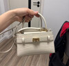 CHARLES&KEITH鳄鱼纹凯莉包手提斜挎婚包包女包生日礼物CK2-50270880-1 Ivory象牙色 S 实拍图