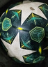 阿迪达斯（adidas）UCL欧冠 训练用足球 机缝球面足球日常活动用球5号 JH1281  实拍图