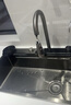 奈田（NTNO）厨房水槽大单槽洗菜盆一体盆304不锈钢加厚5.0压纹耐磨集渣洗碗槽 枪黑集渣大单槽+三挡抽拉龙头 75*46cm【台控下水-加厚5.0】 实拍图