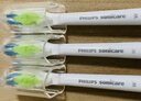 飞利浦（PHILIPS）电动牙刷刷头  钻石亮白型刷头W2 HX6063/67 3支装白色 适配钻石3系、5系、9系 实拍图