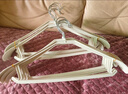 晟旎尚品 衣架宽肩无痕晾衣架子加厚防滑塑料大衣挂撑子成人衣服架20只装 实拍图