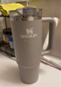 STANLEY保温杯 巨无霸吸管杯保温保冷车载家居办公大容量男女学生水杯子 【基础百搭】烟灰- 887ml 实拍图