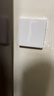 公牛（BULL）无线遥控开关面板86型智能双控无线开关免布线随意贴远程遥控灯白 一开套装：主*1+随意贴*1 开关 实拍图