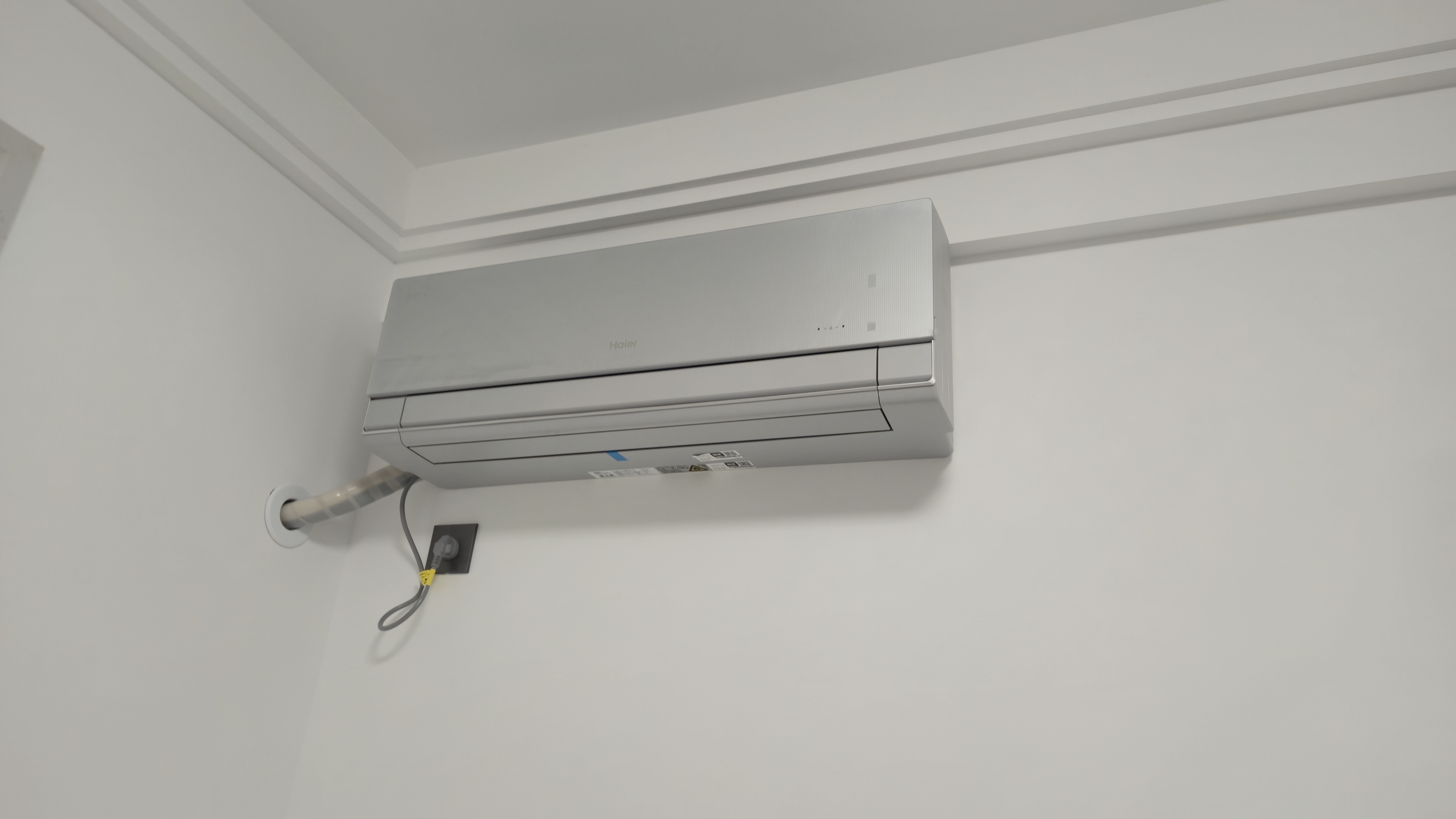 海尔（Haier）空调洗空气Max 1.5匹新一级变频冷暖卧室壁挂式定位双向风智能语音高能负离子除醛 双排铜管蒸发器 1.5匹 一级能效洗空气+智能语音+除空气污染物 实拍图