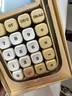 得力(deli)黄油小熊机械按键计算器 桌面/手持时尚圆点按键计算器 办公用品 NS043-B棕色 实拍图
