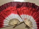 杜威克舞蹈扇子酒红万疆仿真丝大双面深红色扭秧歌古典舞扇广场舞20cm 实拍图