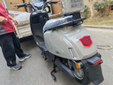 绿源（Luyuan）电动摩托车  【向往的生活推荐】M7UMODA10【续74公里-60V20AH-5块铅酸电池-1000W】家用代步车雾 实拍图