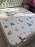 童葵（tongkui）隔尿垫婴儿童可水洗防水床单超大号透气宝宝姨妈垫蓝鹿1.8米x2米 实拍图