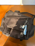 回力（Warrior）斜挎包男士挎包男女潮牌大容量单肩包学生情侣休闲运动小背包邮差 黑色【带太空人挂件】 实拍图