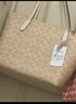 蔻驰（COACH）【品牌直供】女士FIONA24手提单肩托特包沙黄配白垩色CBT18 实拍图