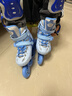 斯威（SWAY）溜冰鞋儿童男女童中小学专业轮滑鞋平花休闲滑冰旱冰鞋成人直排轮 【锁轮款】蓝+一体支架+头盔护具 M (适合6-12岁)日常鞋码32-36 实拍图