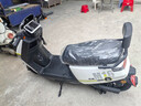 五羊【官方正品】2025款电动摩托车NFC解锁大功率电动车俩轮代步电摩男女时尚电动踏板车 源彩白/速度50M/前碟后鼓/靠背板 72V26A/全新石墨烯电池/木架发货 实拍图